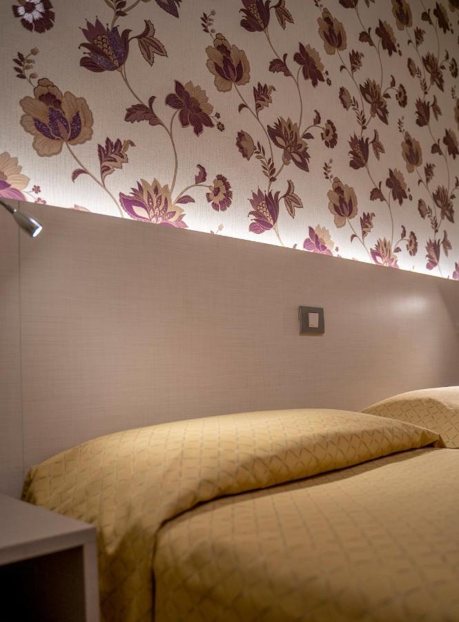 Hotel Dei Fiori Milano Esterno foto